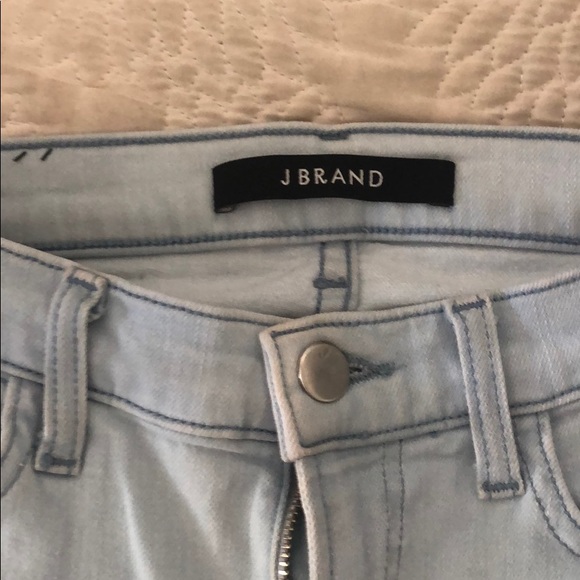 Light wash JBrand Cropped Jeans - Picture 2 of 3